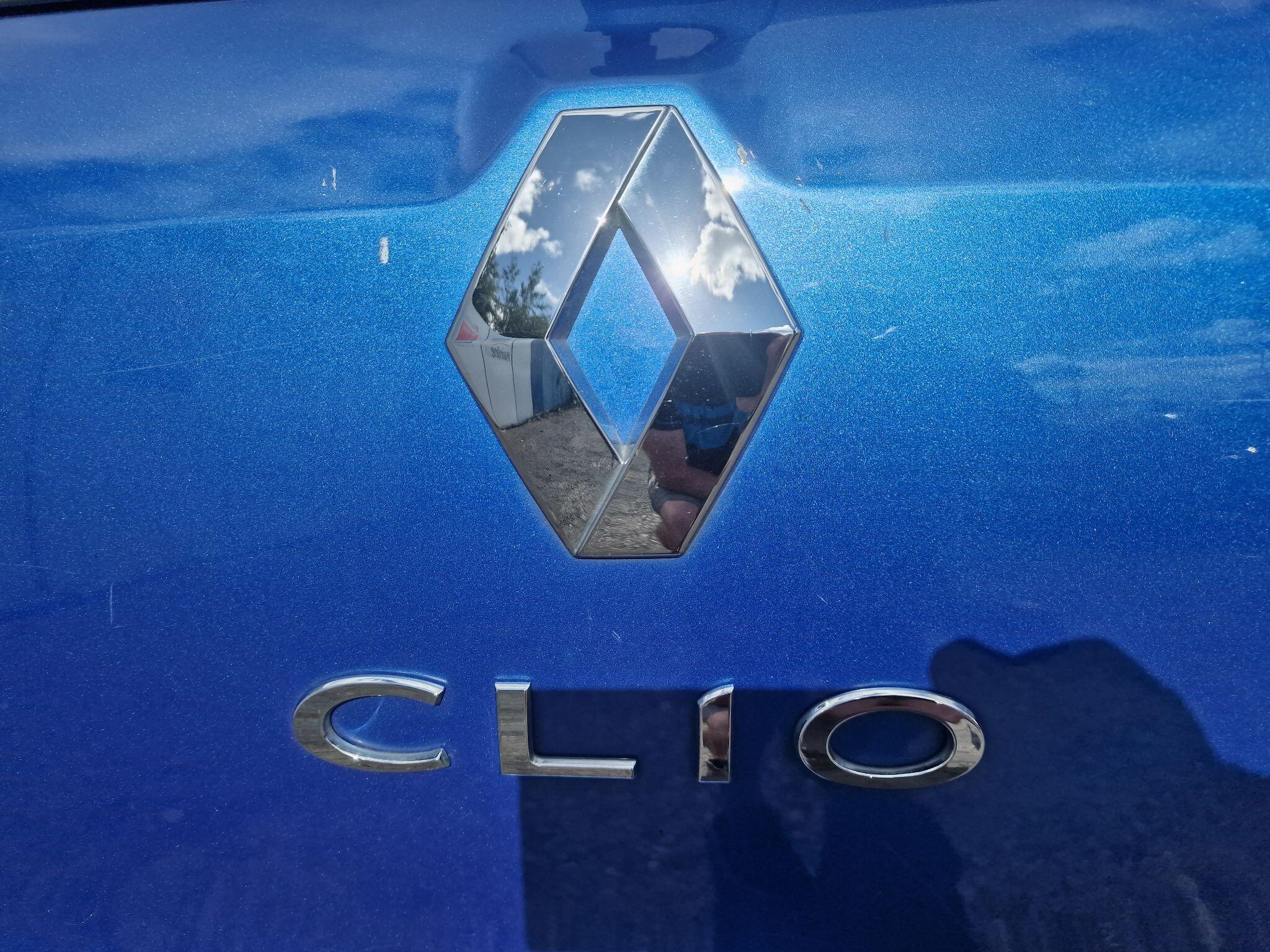 Renault Clio view 75