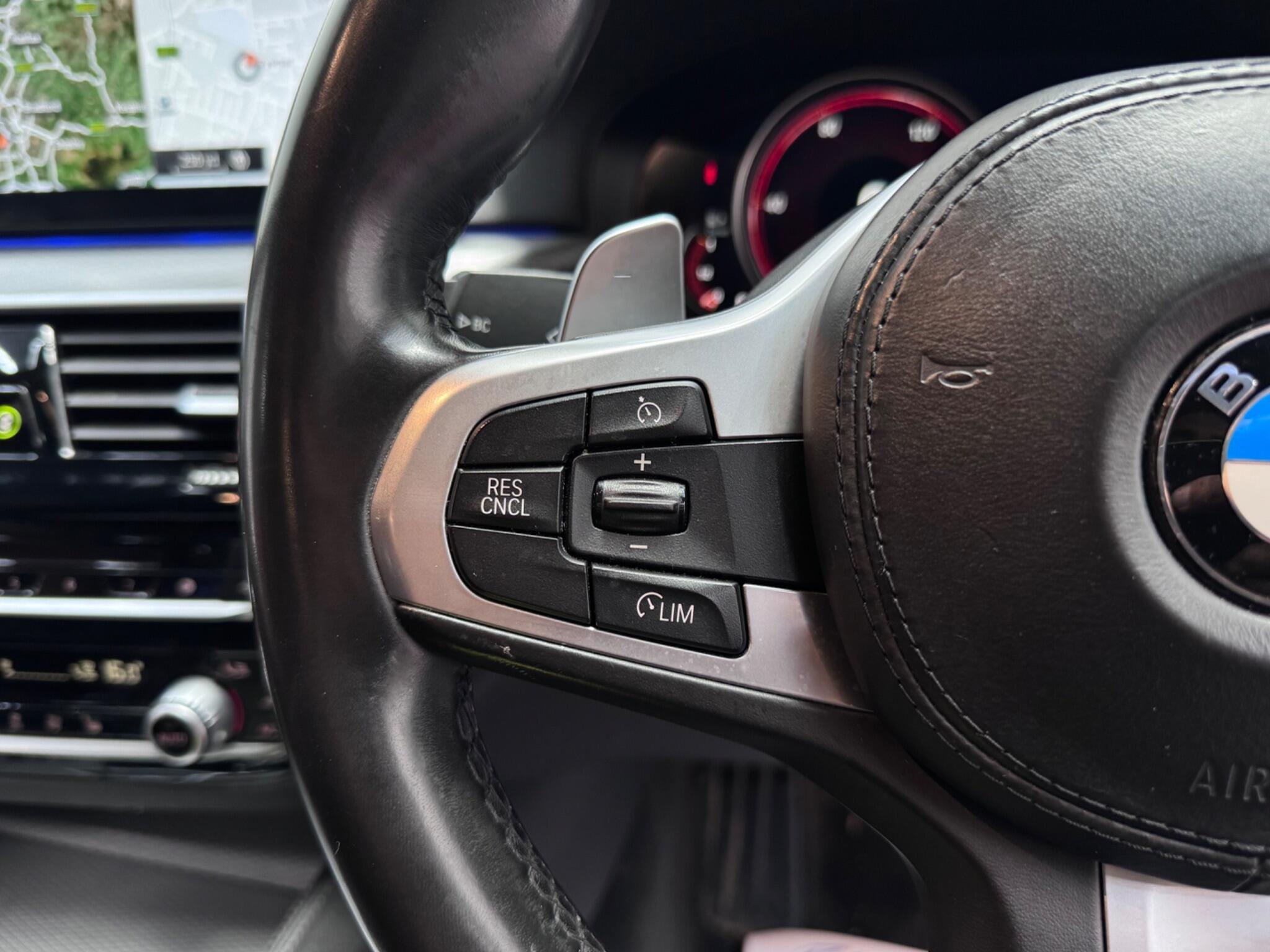 BMW 5 Series view 27