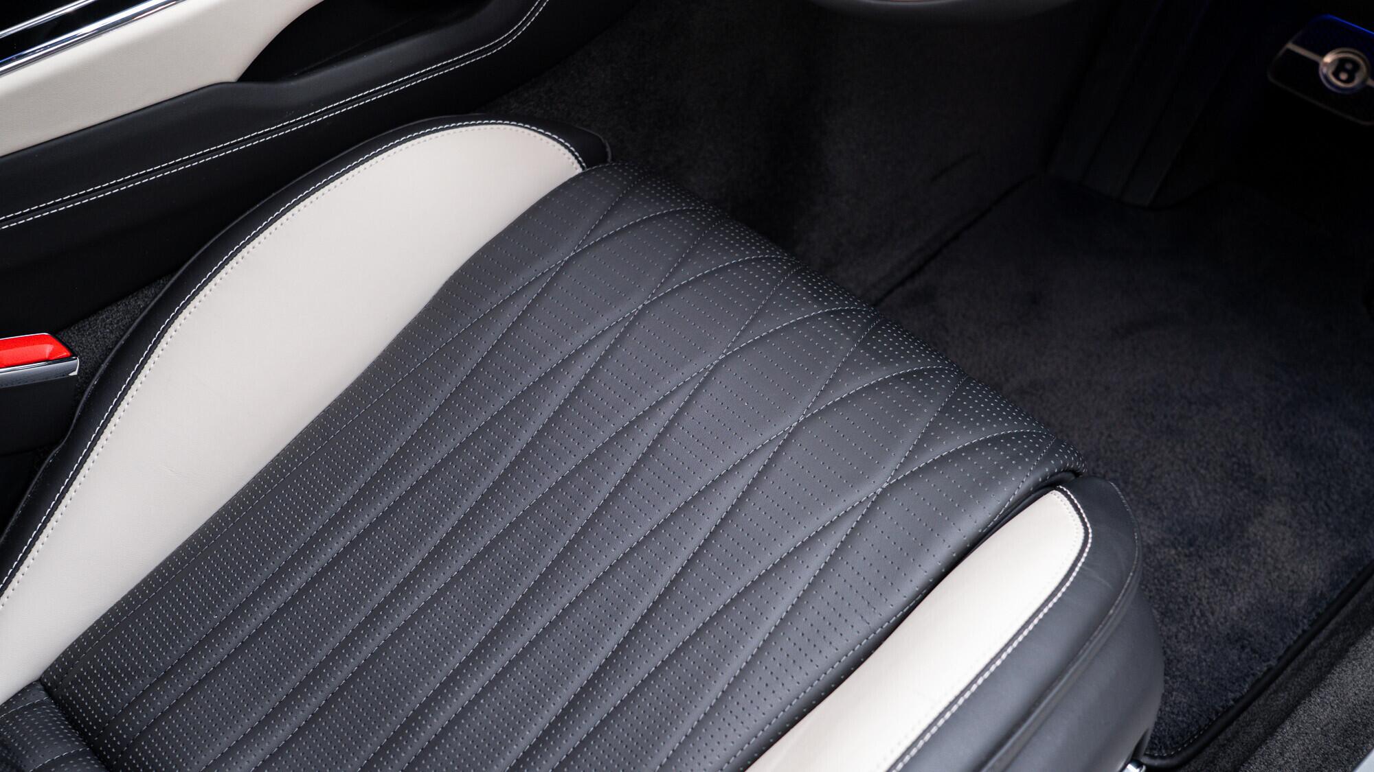 Bentley Flying Spur view 47