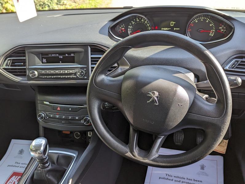2014 Peugeot 308 1.6 THP Access Euro 5 5dr • 46,823 miles image 19
