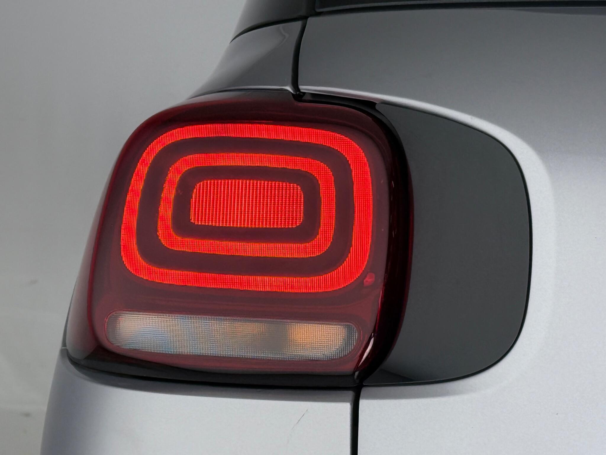 Citroen C3 Aircross view 8