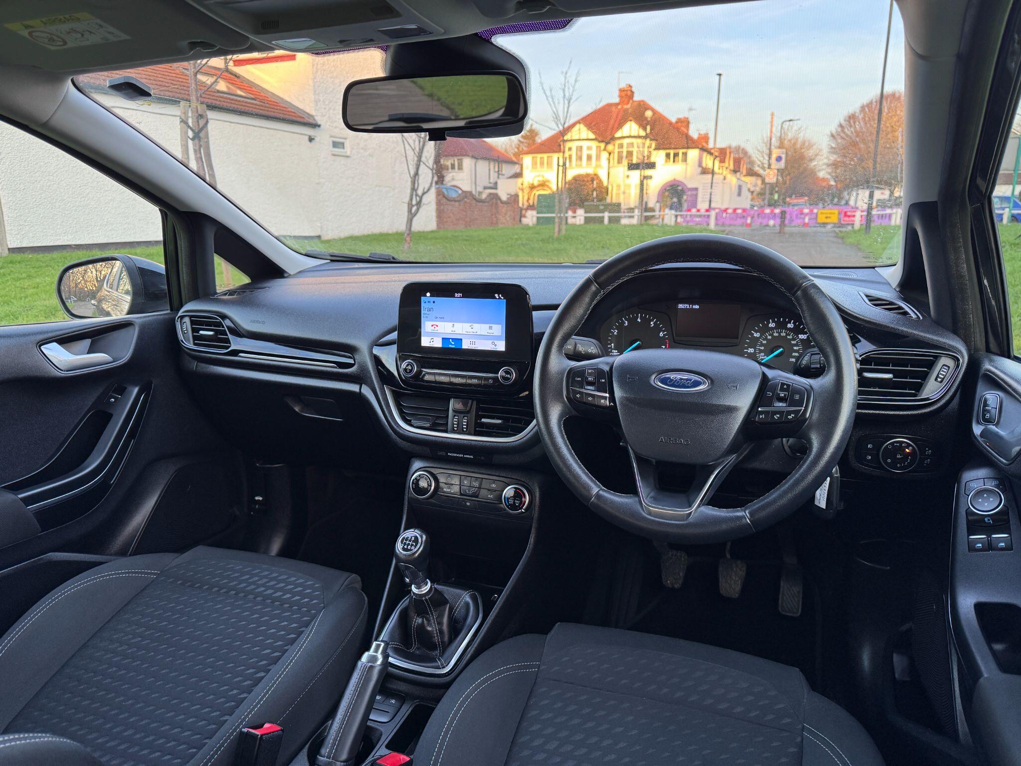 2017 Ford Fiesta image 37