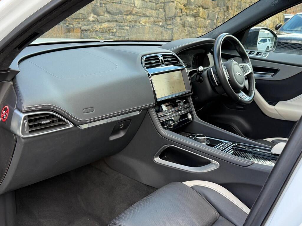 Jaguar F-Pace view 15