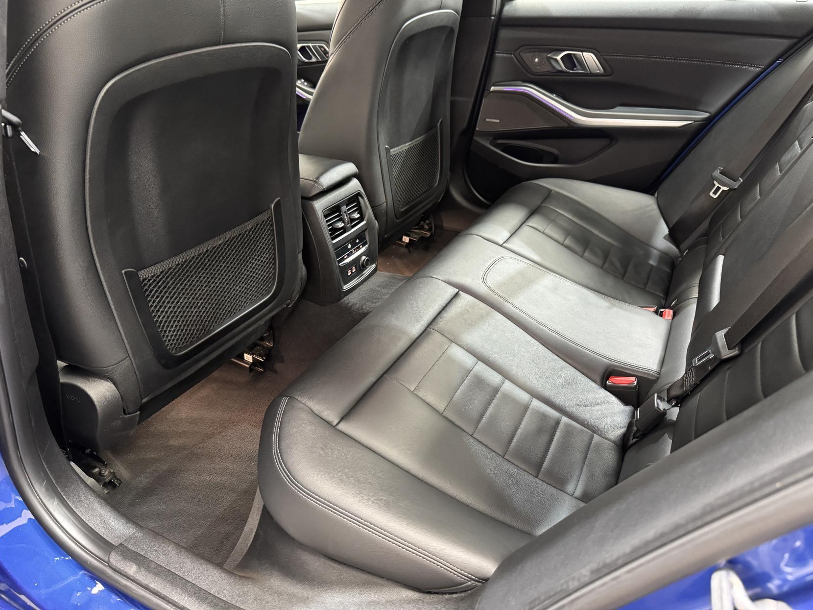 BMW 3 Series view 56