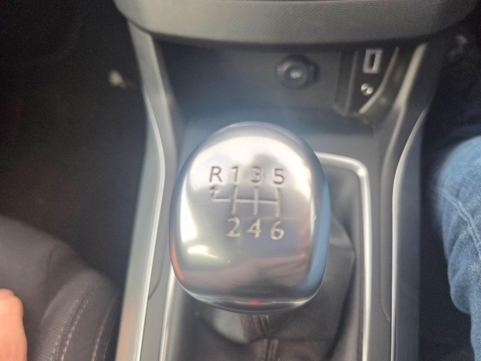 Peugeot 308 view 13