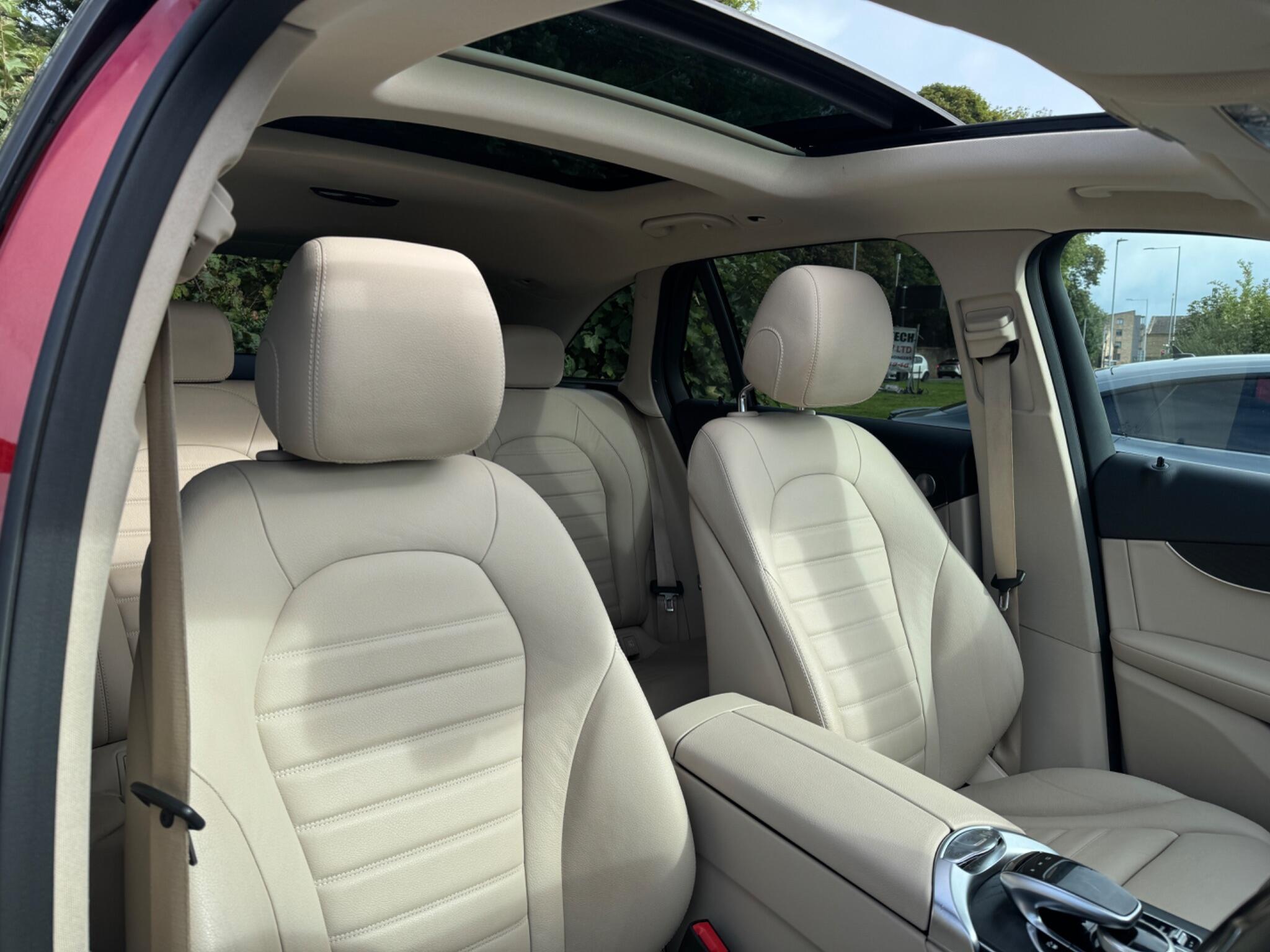 Mercedes-Benz GLC view 23