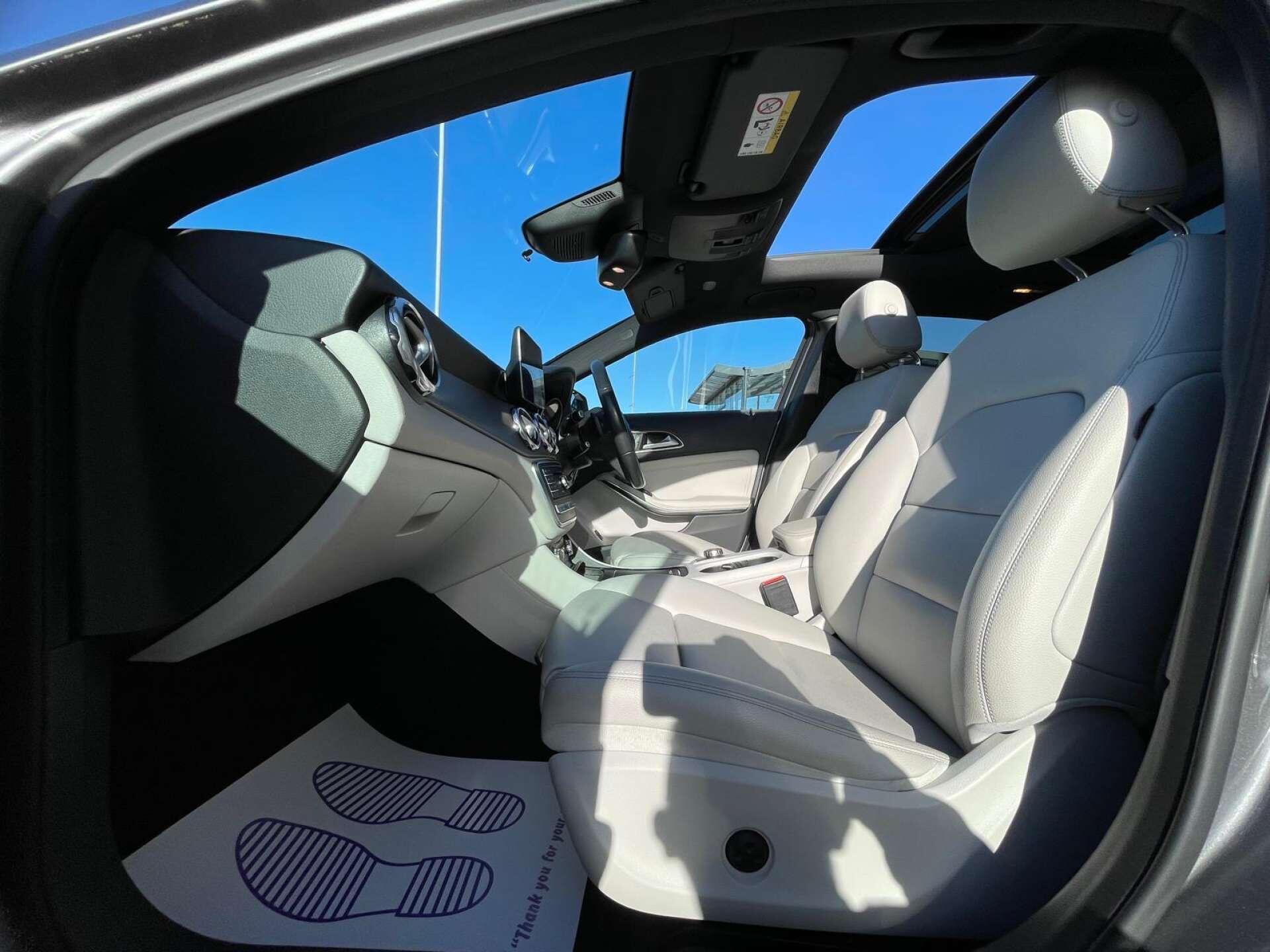 Mercedes-Benz Gla view 40