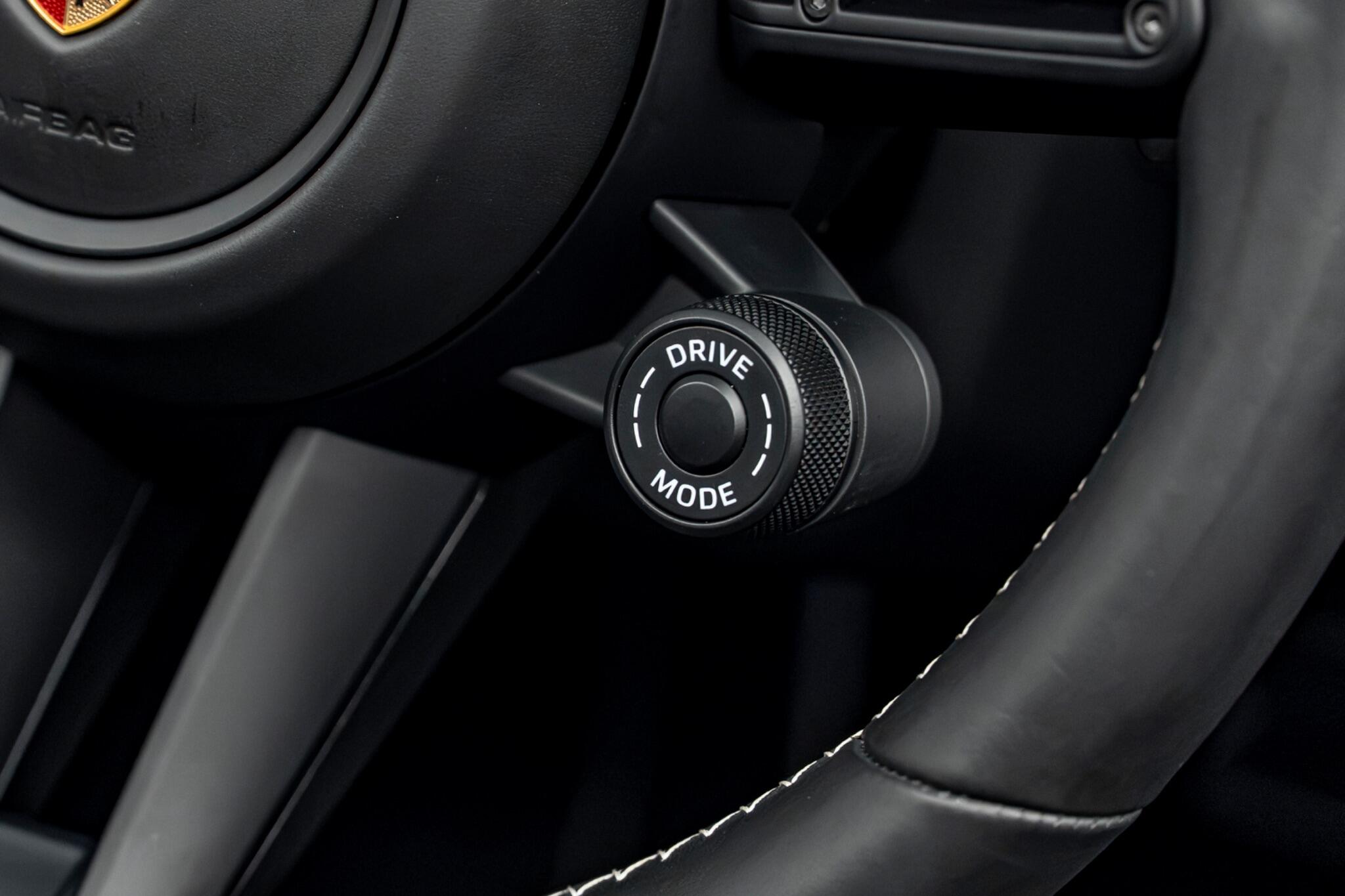 Porsche 911 view 44