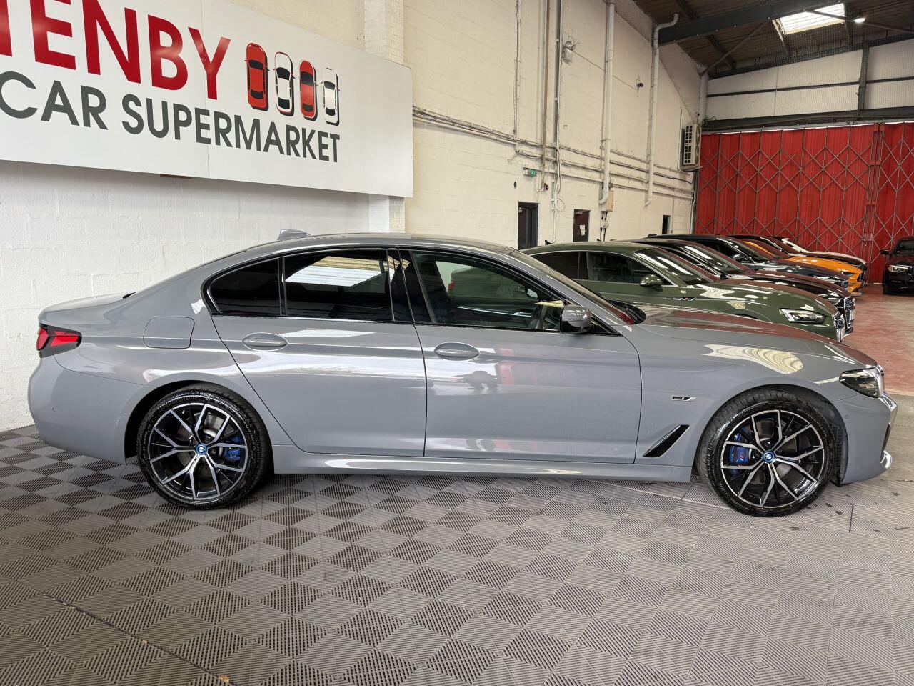 BMW 5 Series view 11