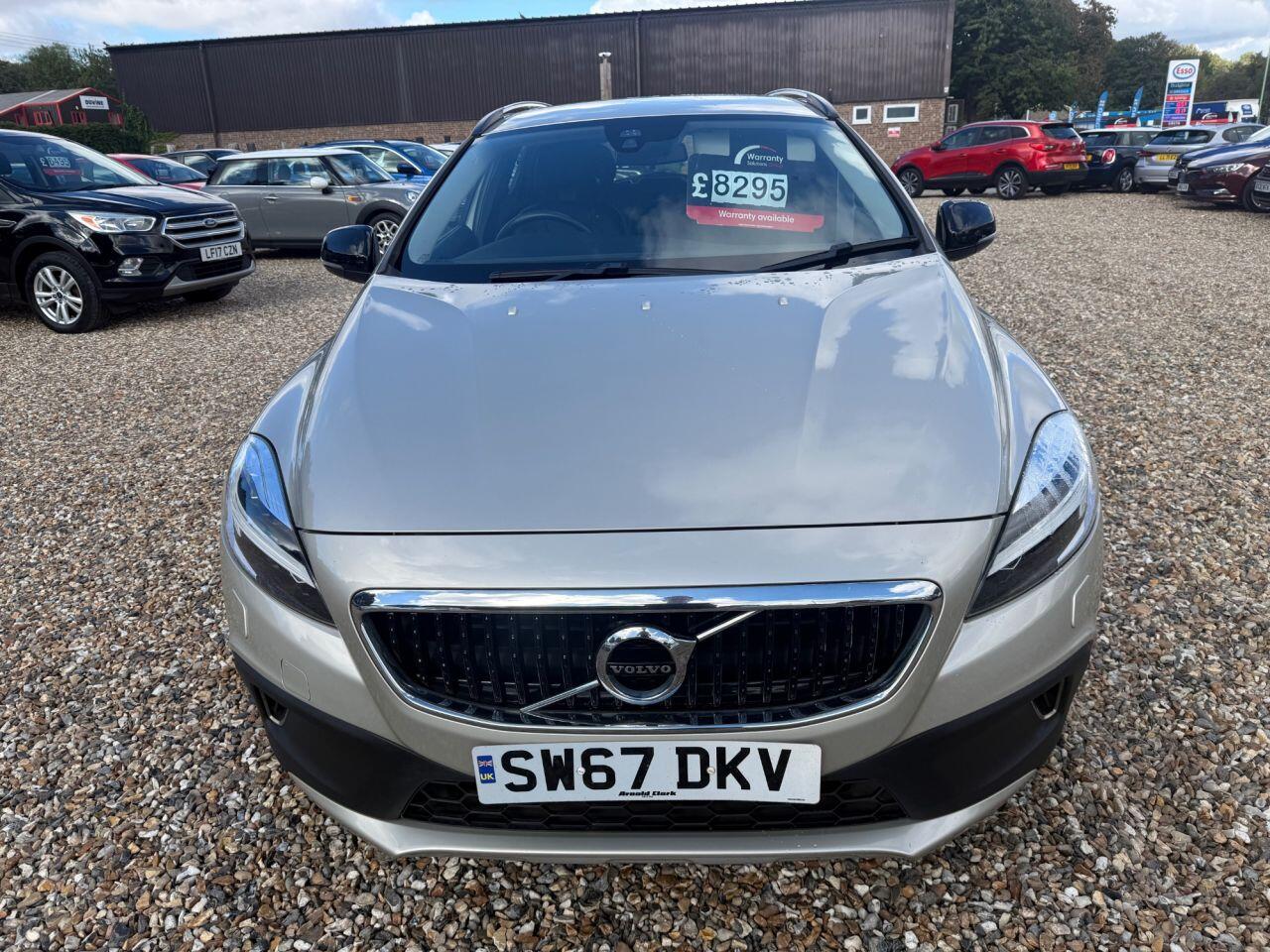 Volvo V40 Cross Country view 3