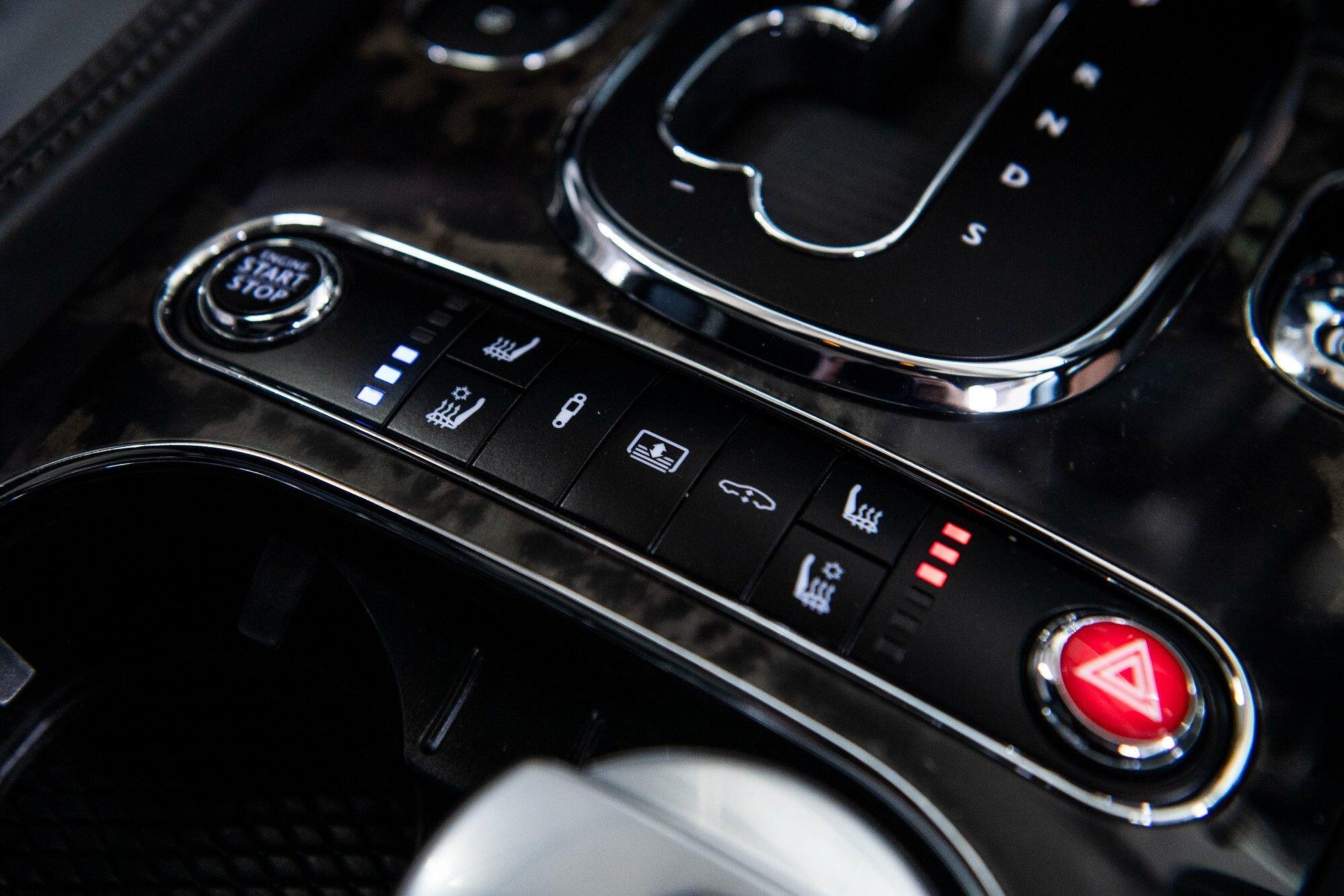 Bentley Flying Spur view 28