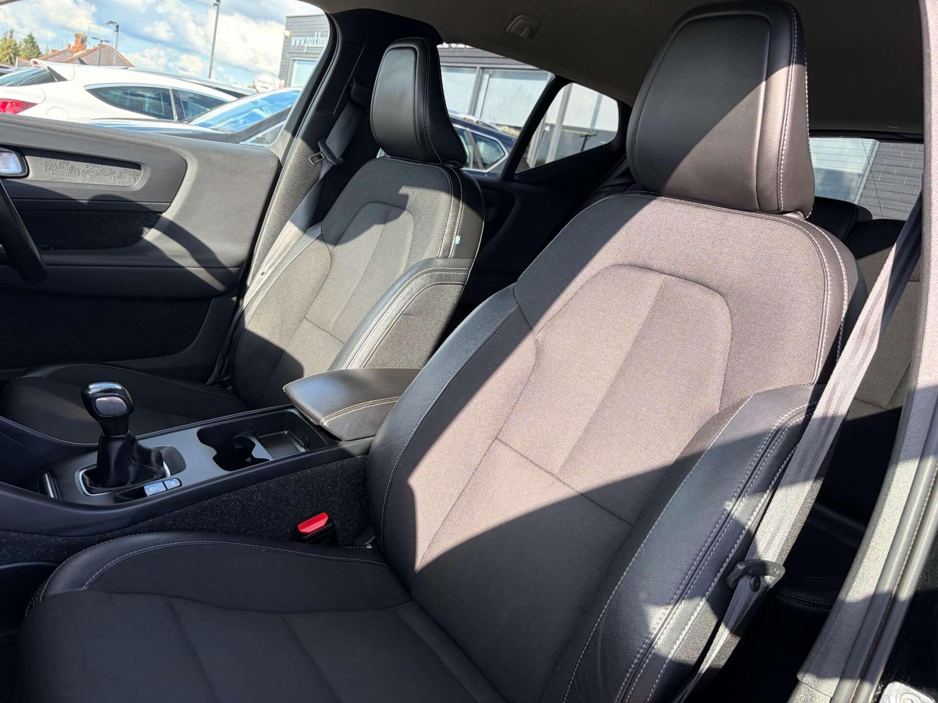 Volvo XC40 view 17