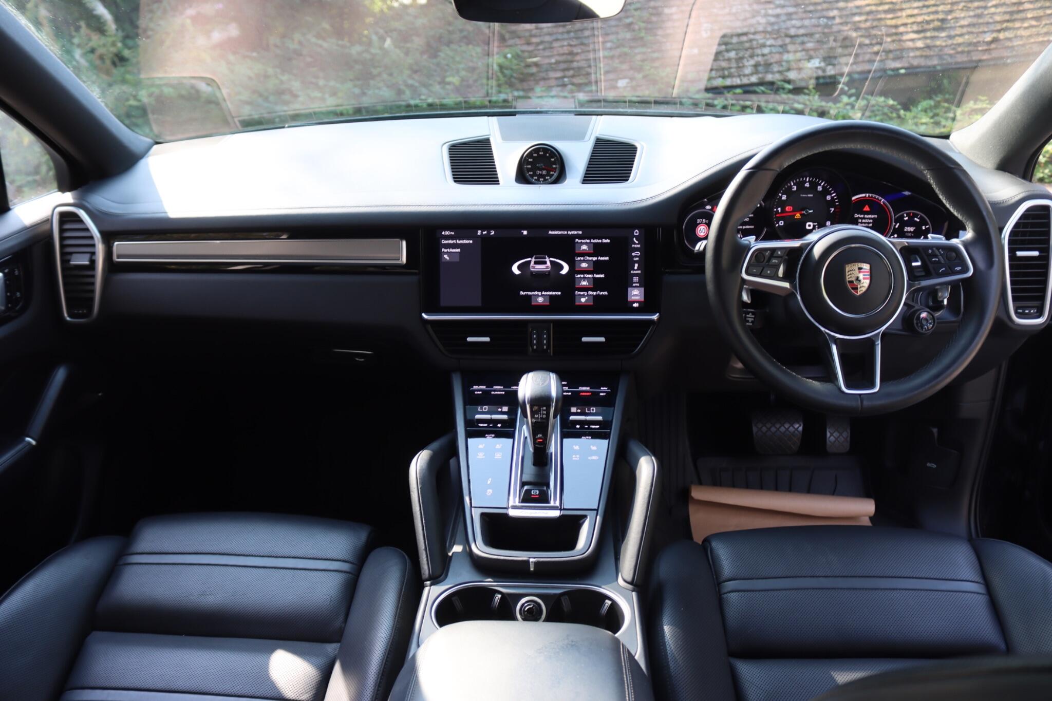 Porsche Cayenne view 45