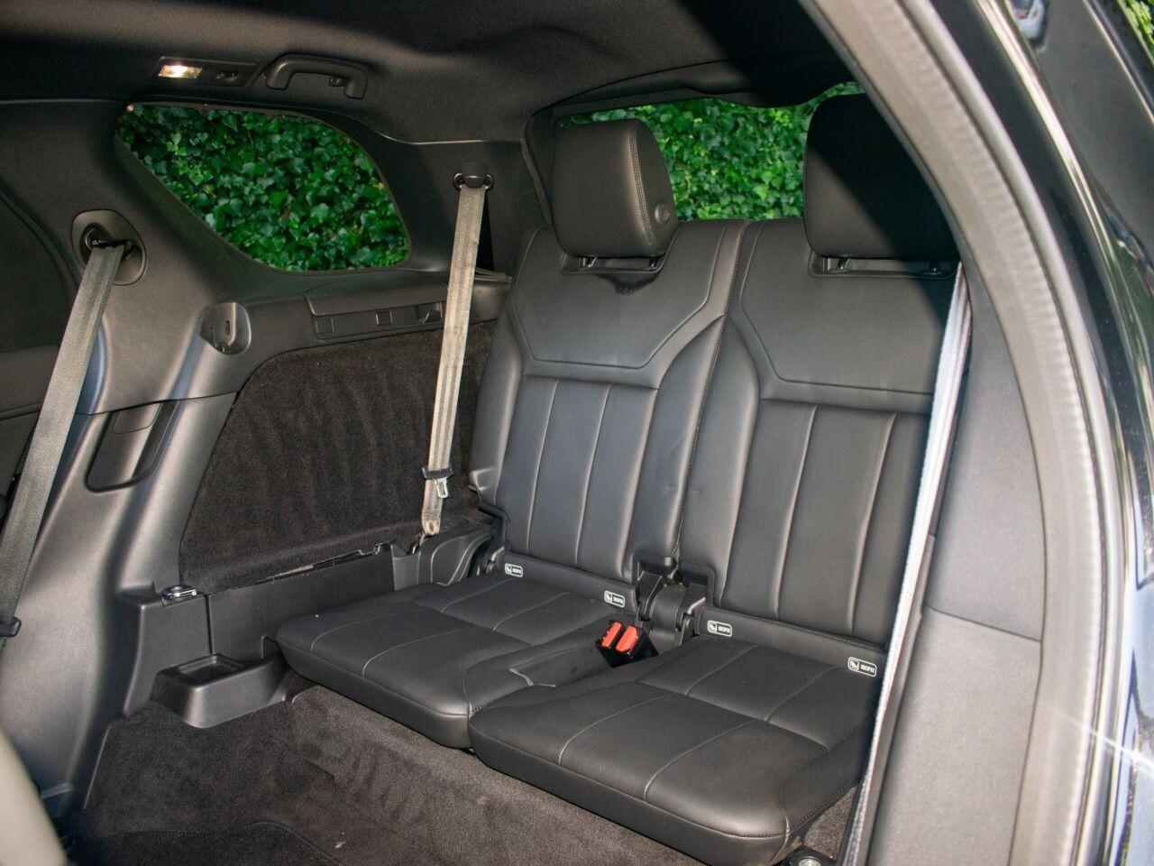 Land Rover Discovery view 10