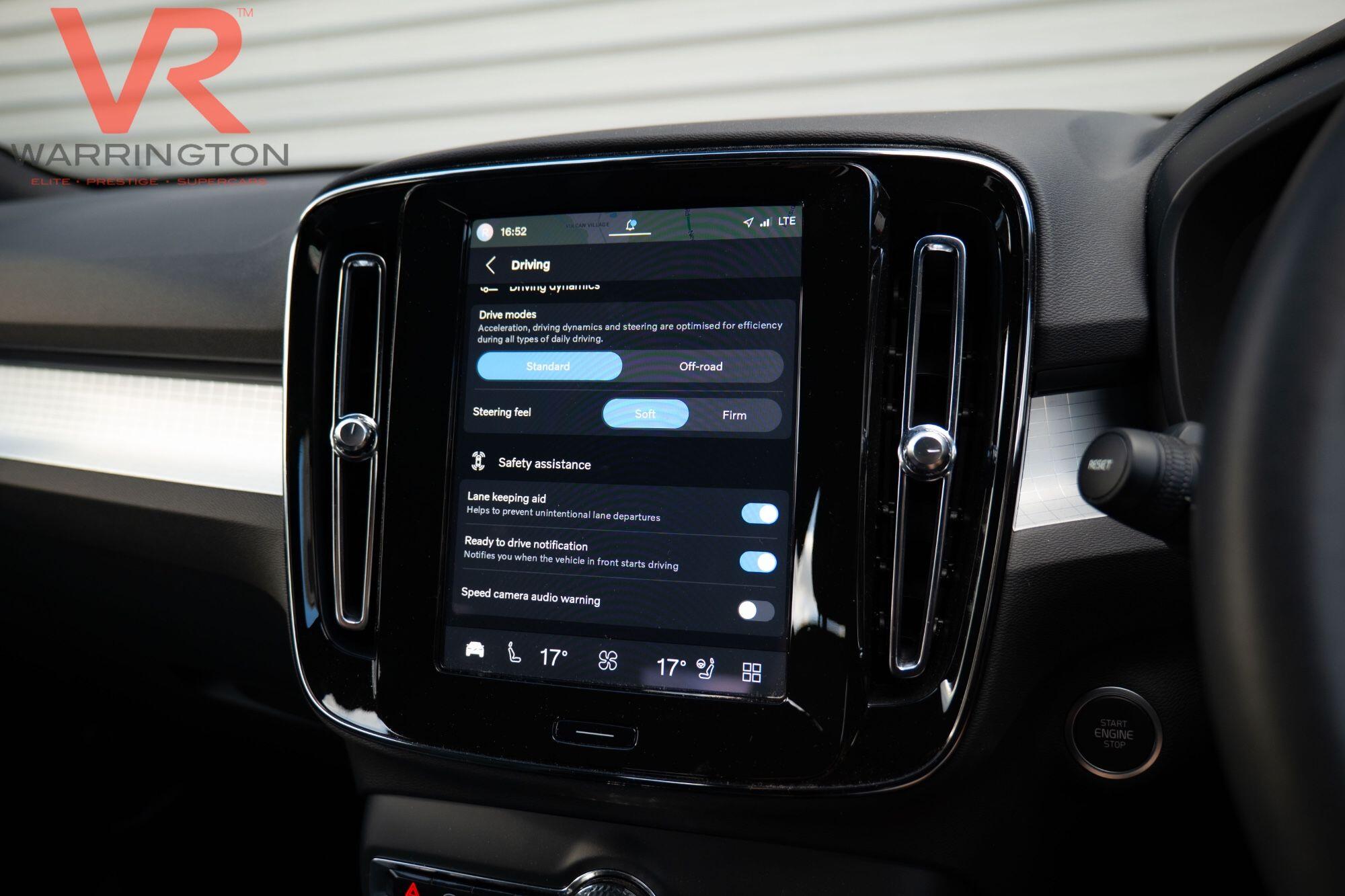 Volvo XC40 view 32
