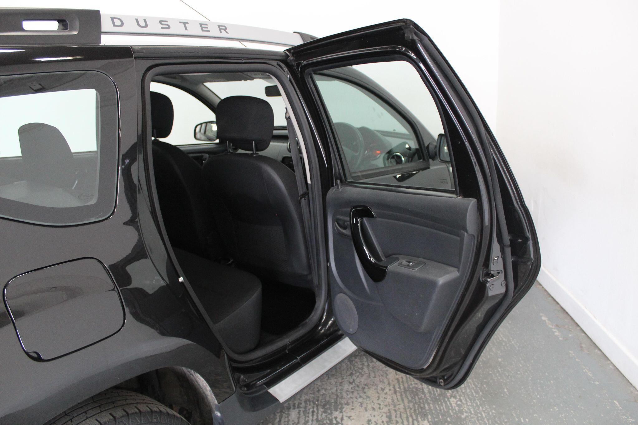 Dacia Duster view 25