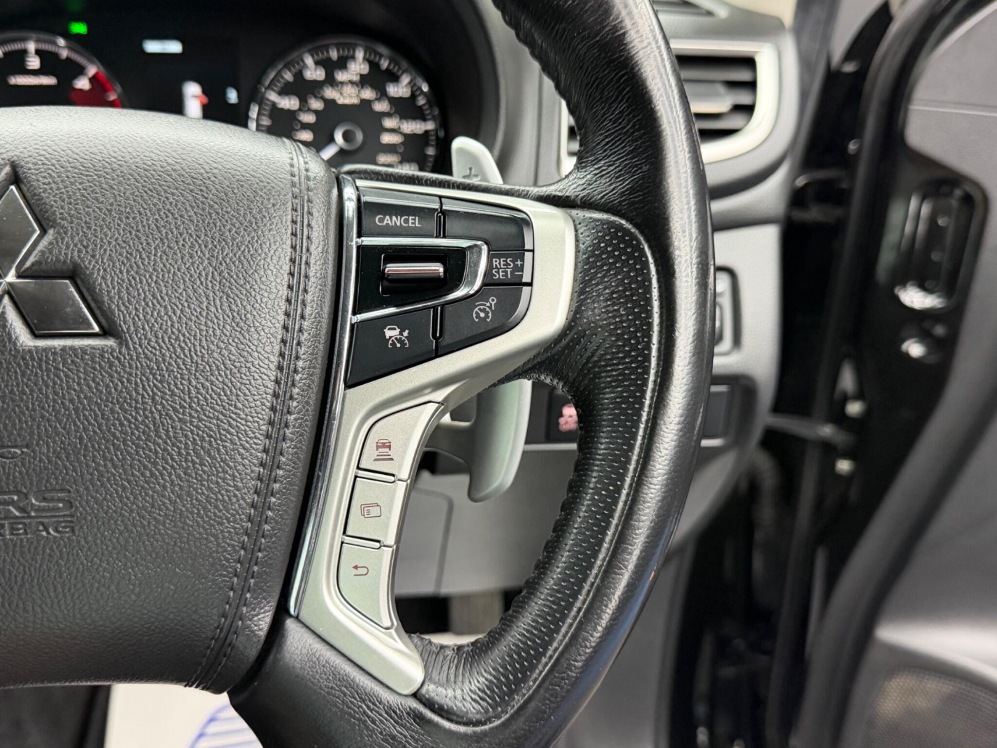 Mitsubishi Shogun Sport view 21