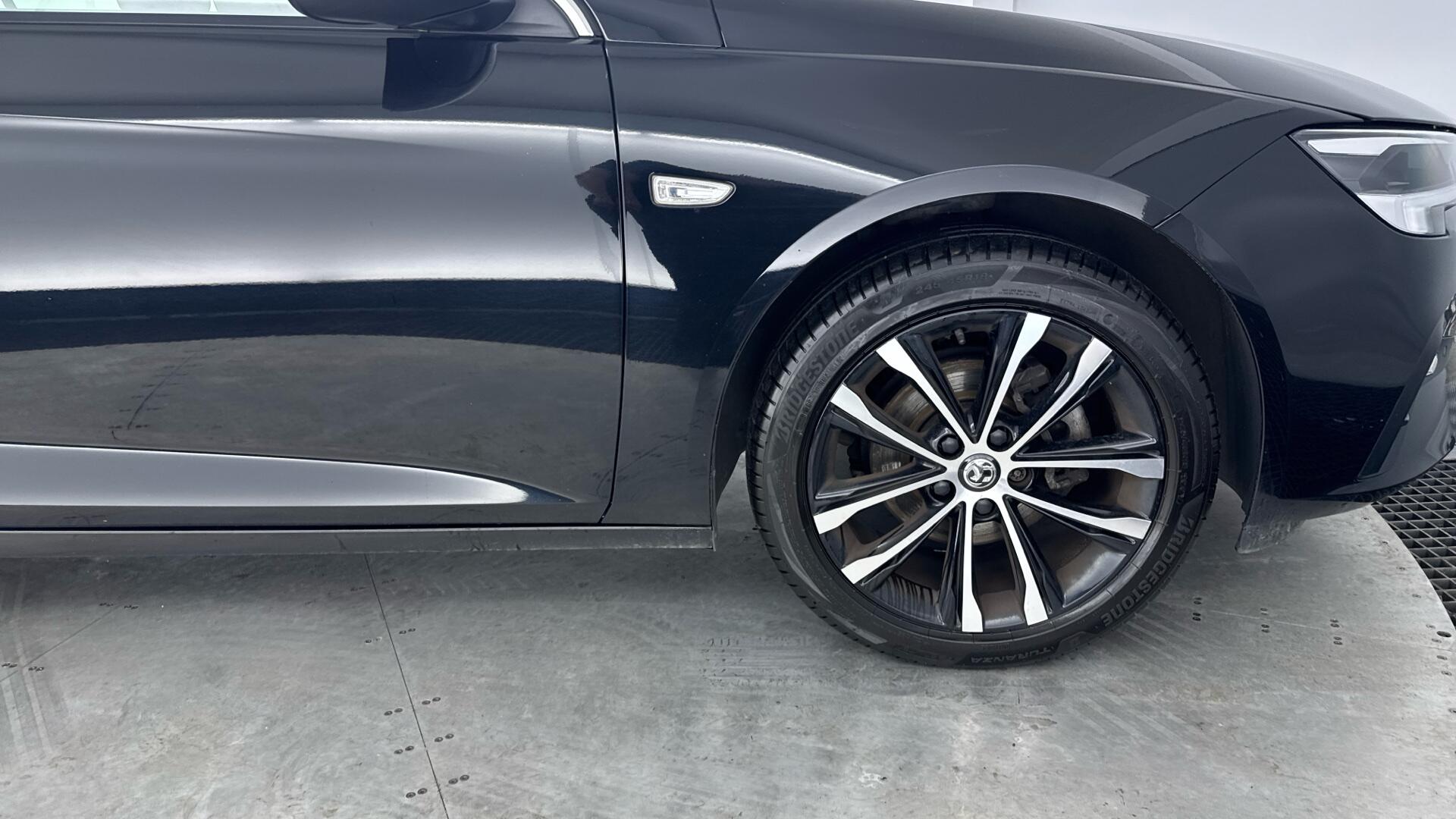 Vauxhall Insignia view 20