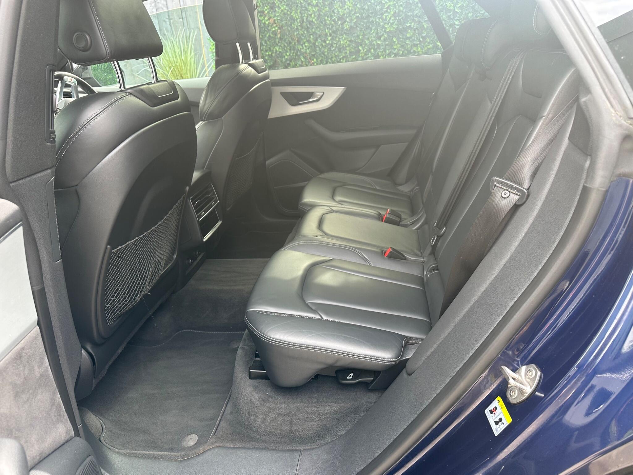 Audi Q8 view 55