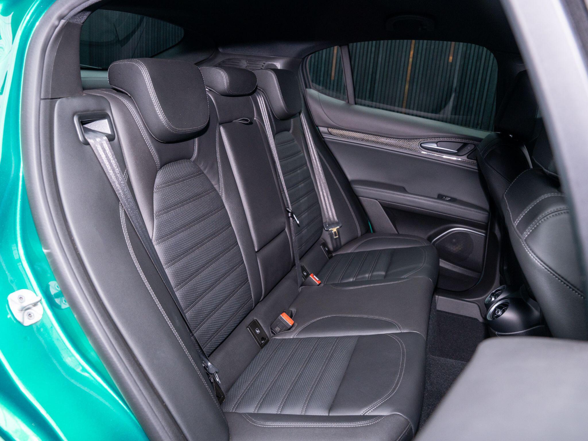 Alfa Romeo Stelvio view 49