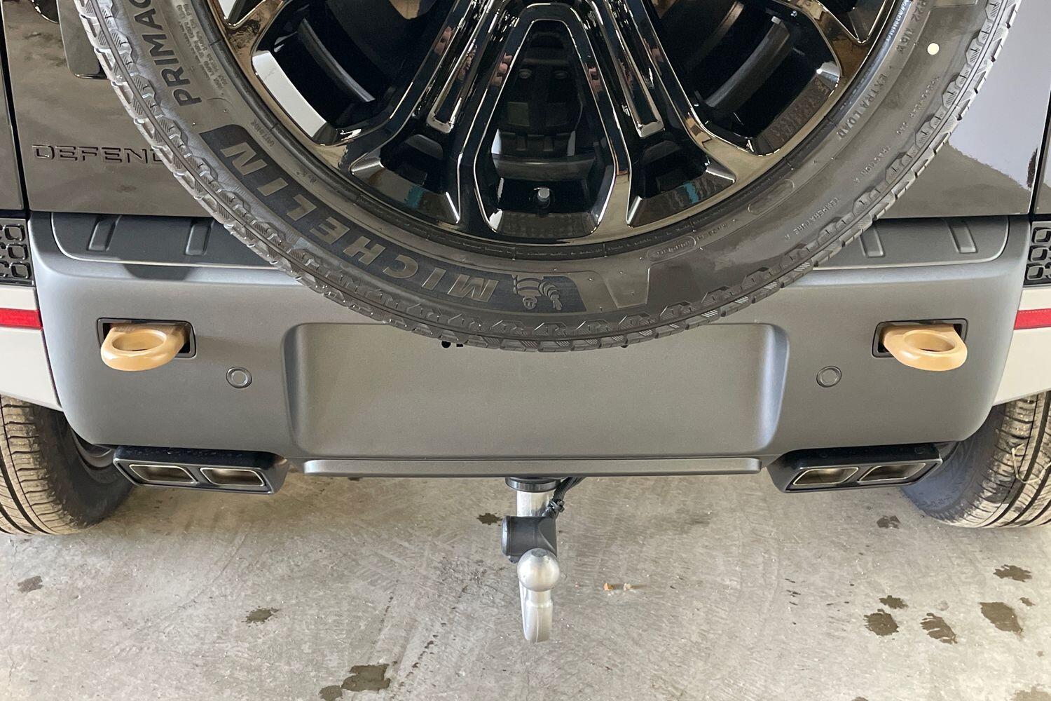Land Rover Defender view 27