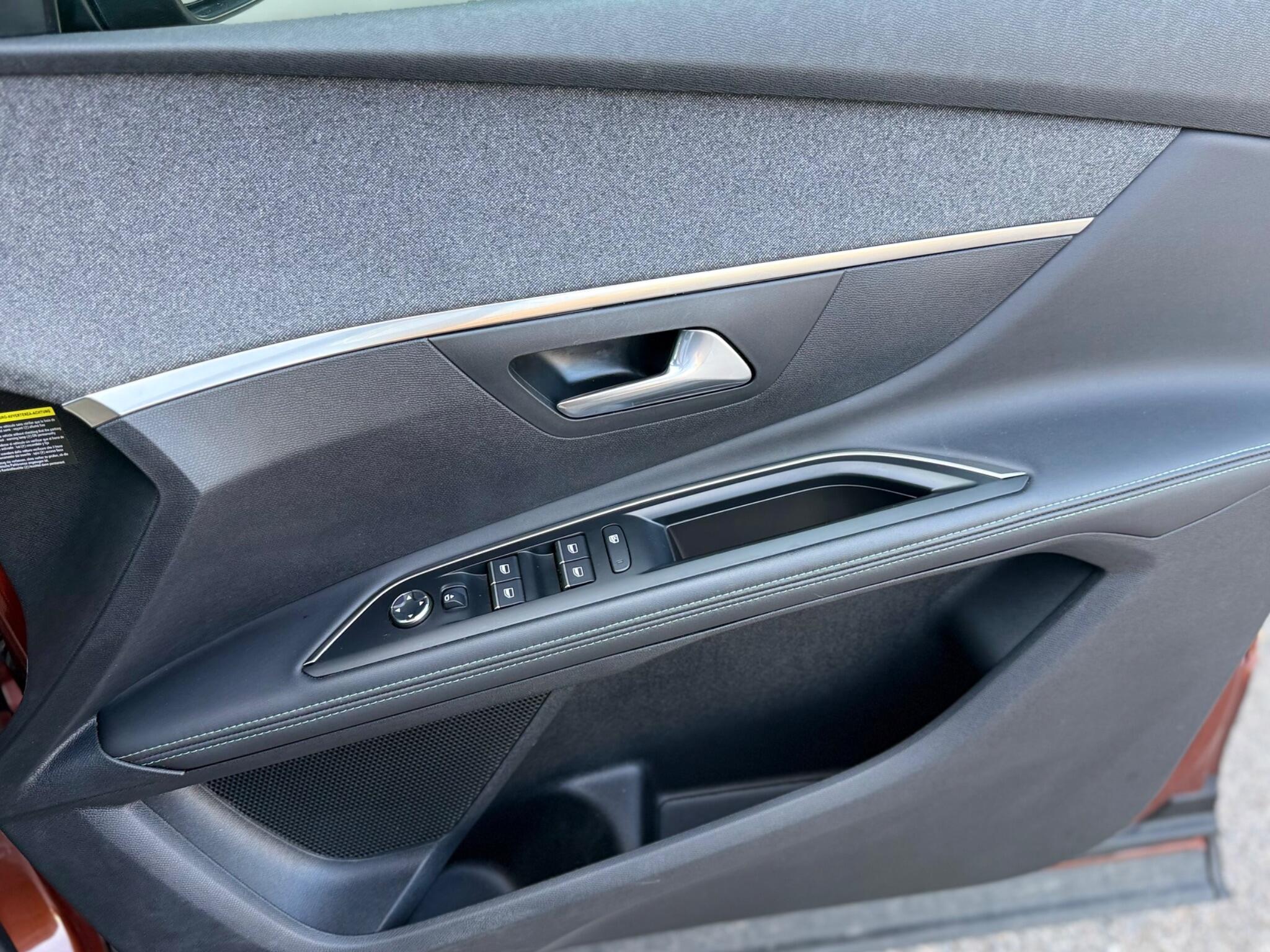 Peugeot 5008 view 23