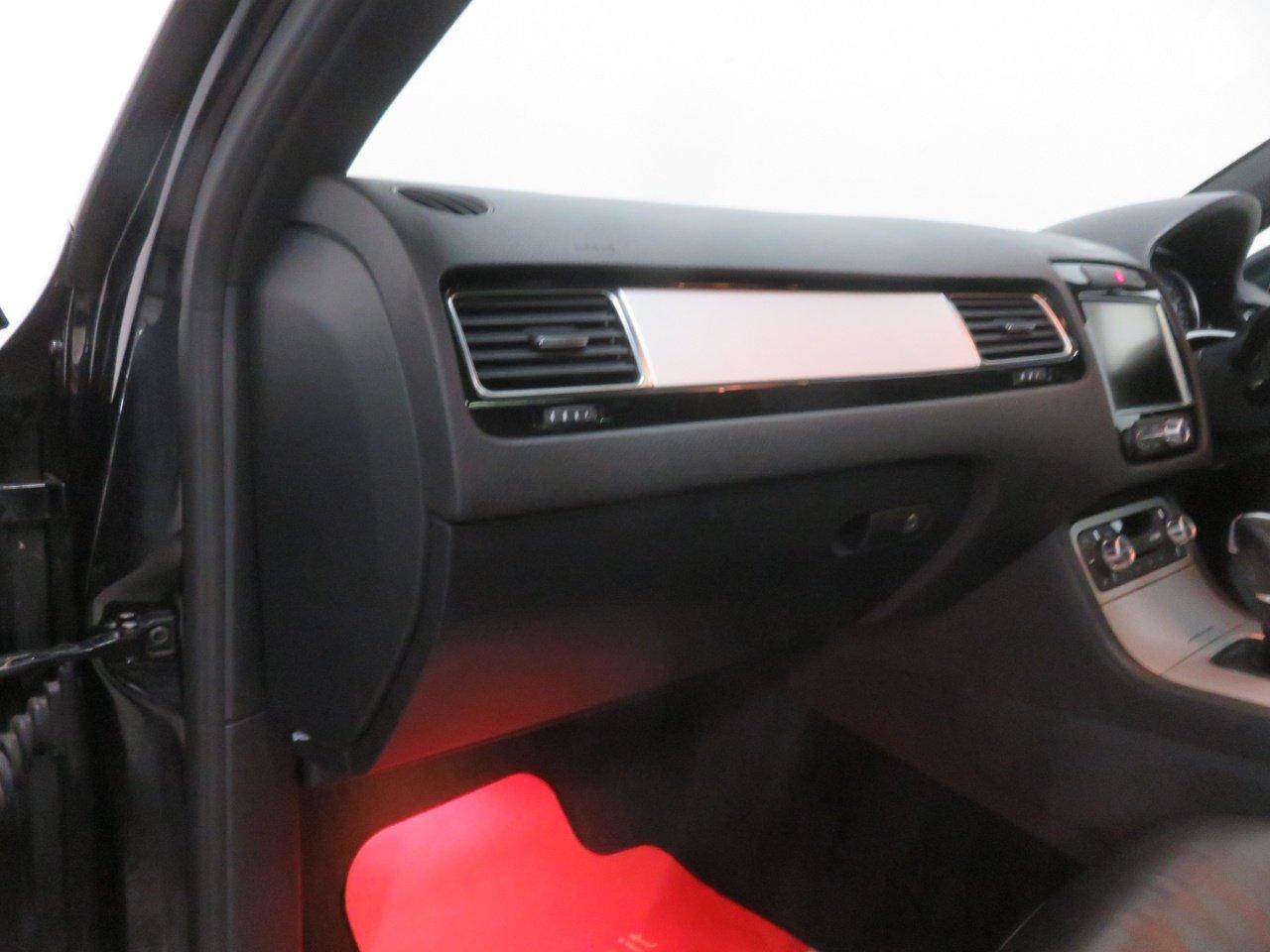 Volkswagen Touareg view 35