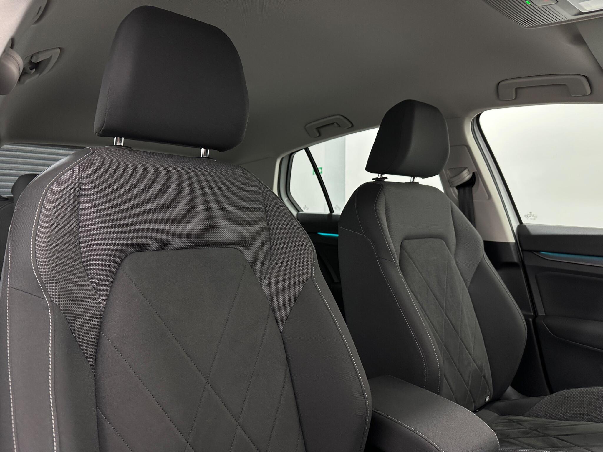 Volkswagen Golf view 32