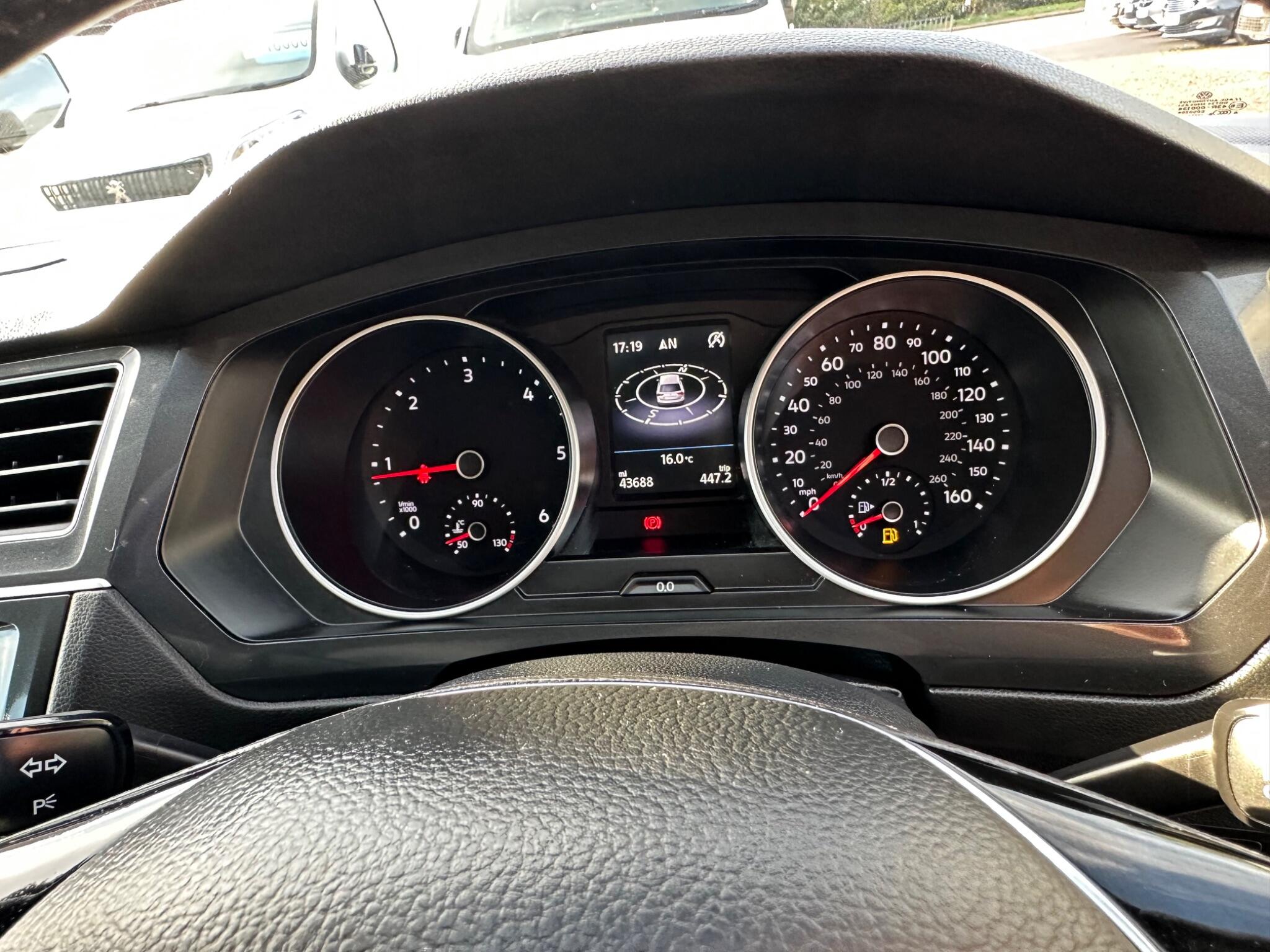 Volkswagen Tiguan view 11