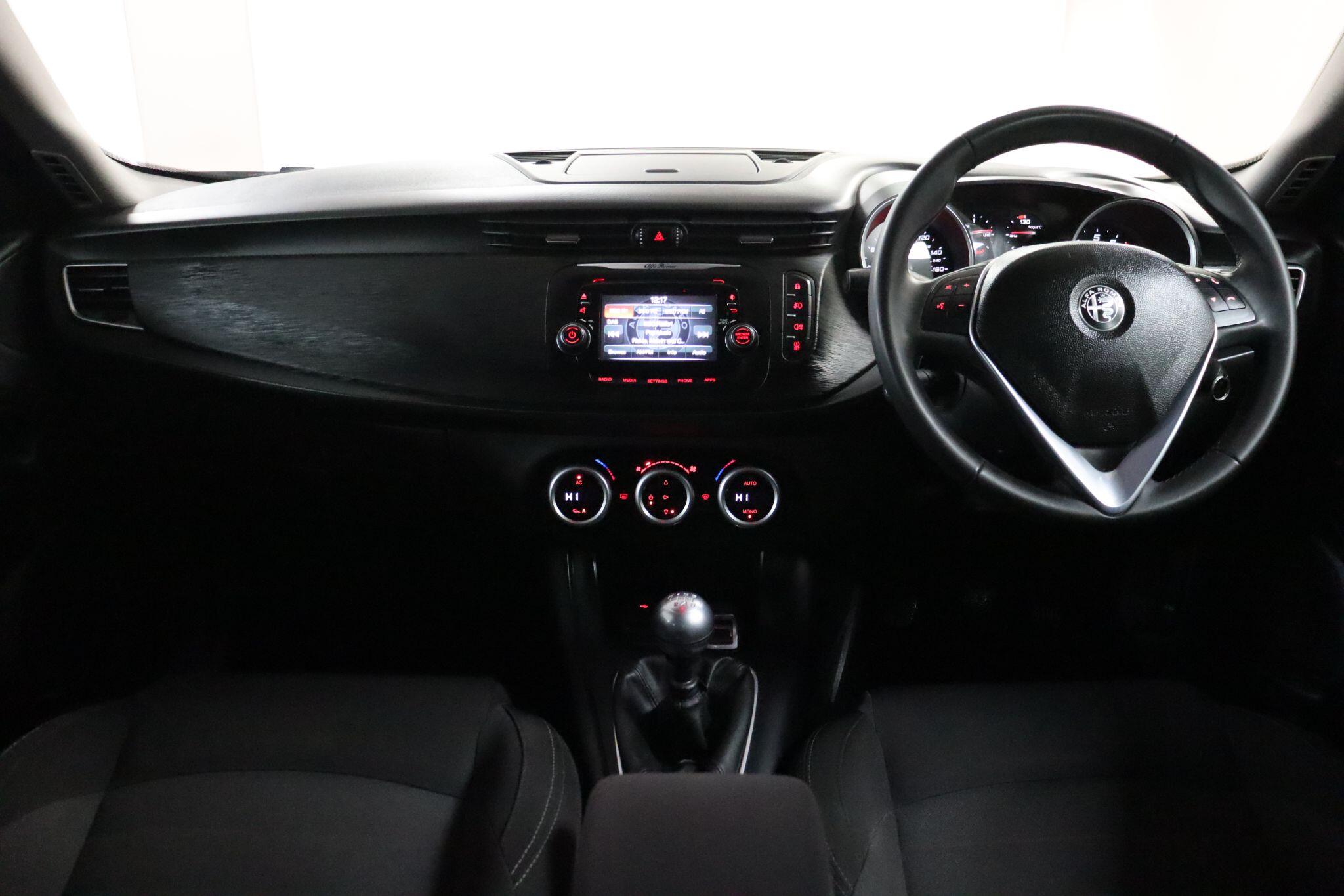 Alfa Romeo Giulietta view 37