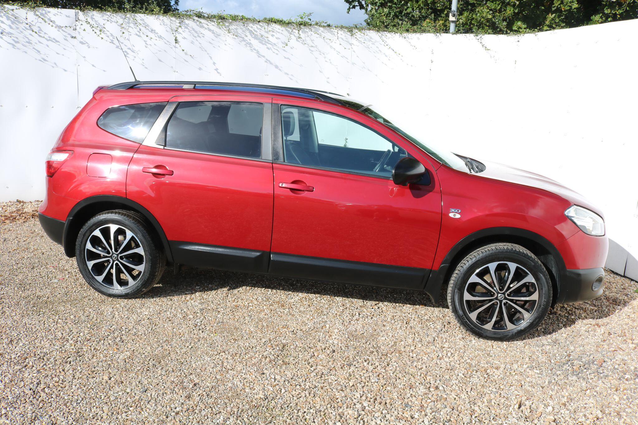 Nissan Qashqai+2 view 9