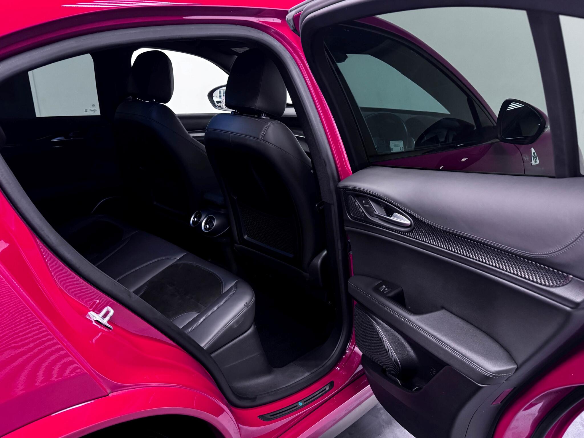 Alfa Romeo Stelvio view 11