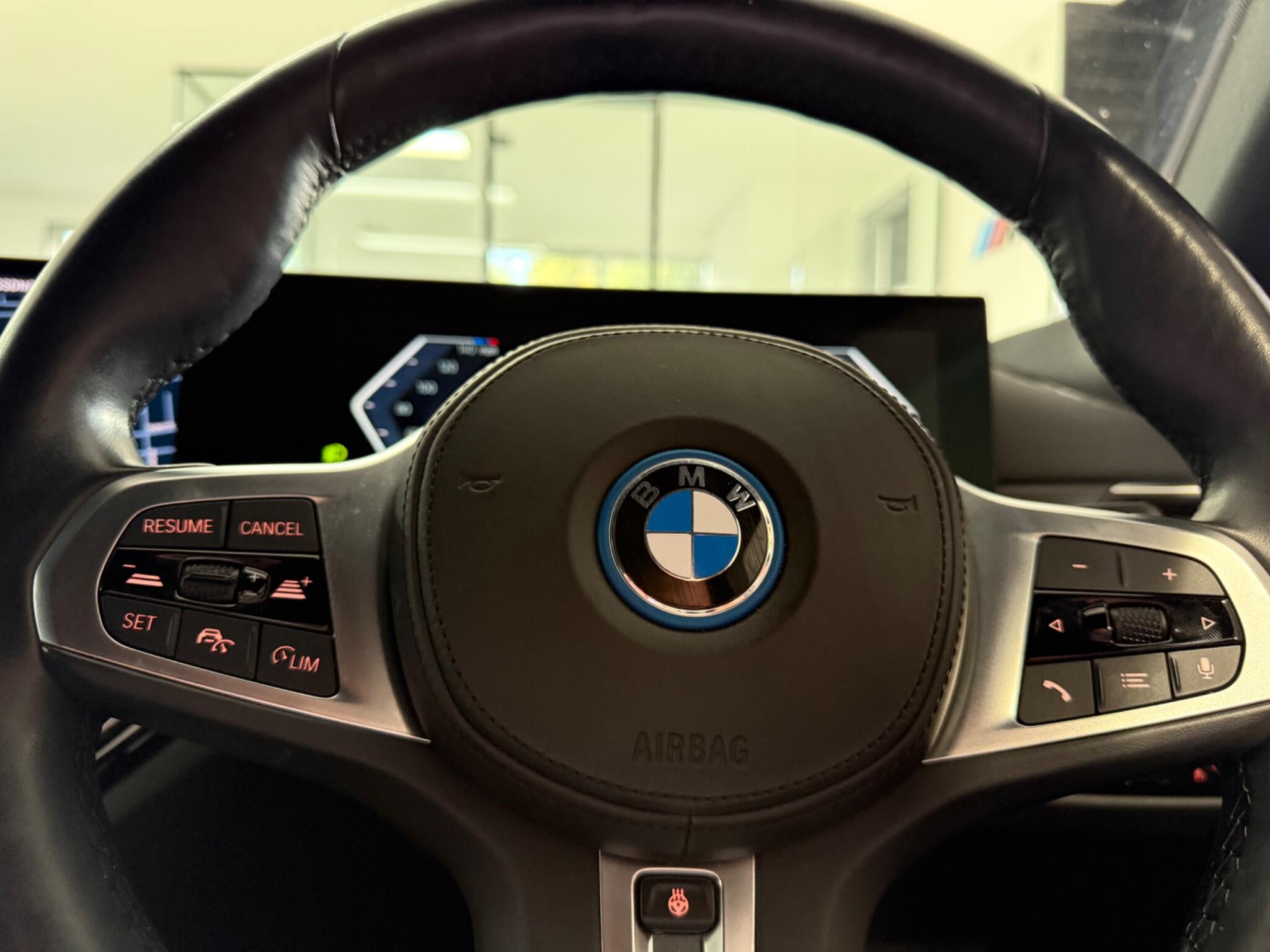 BMW I4 view 18