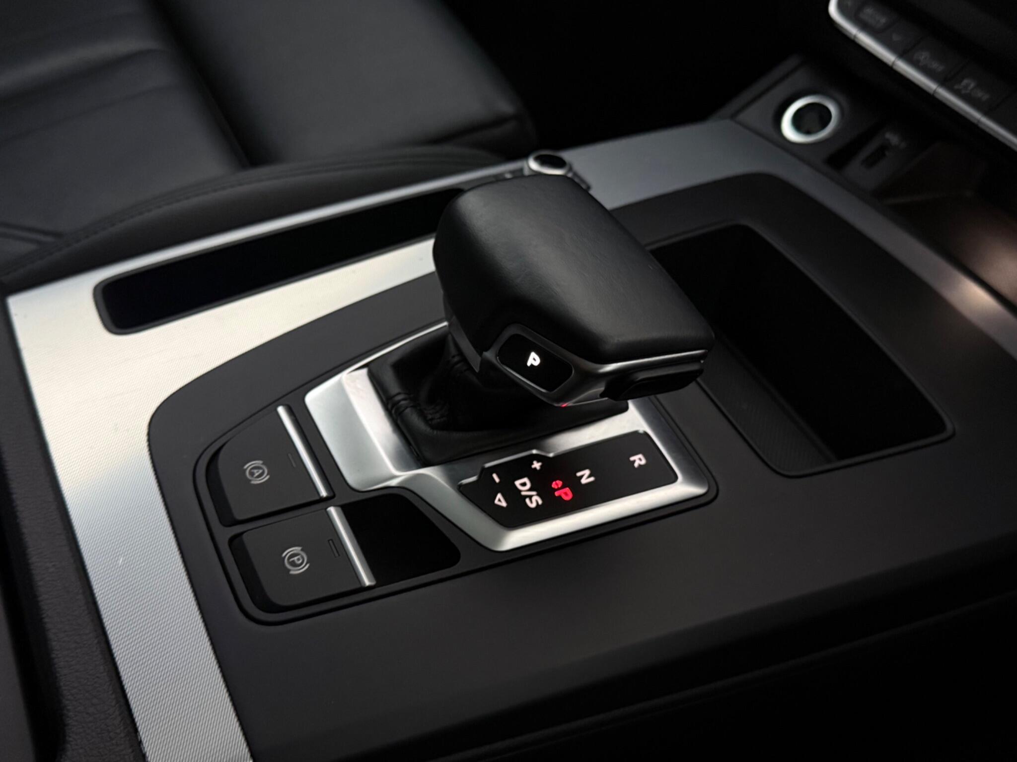 Audi Q5 view 22