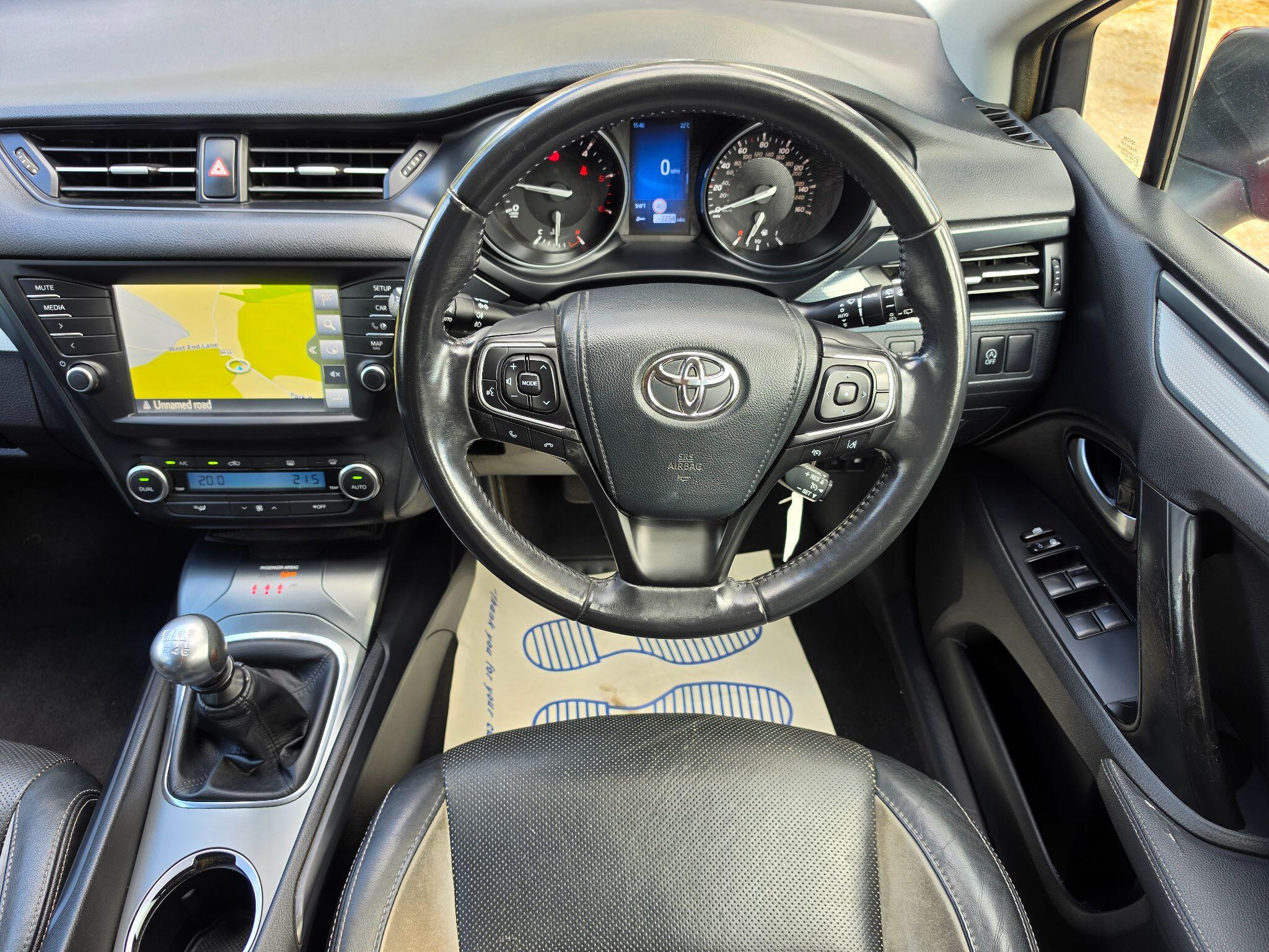 Toyota Avensis view 25