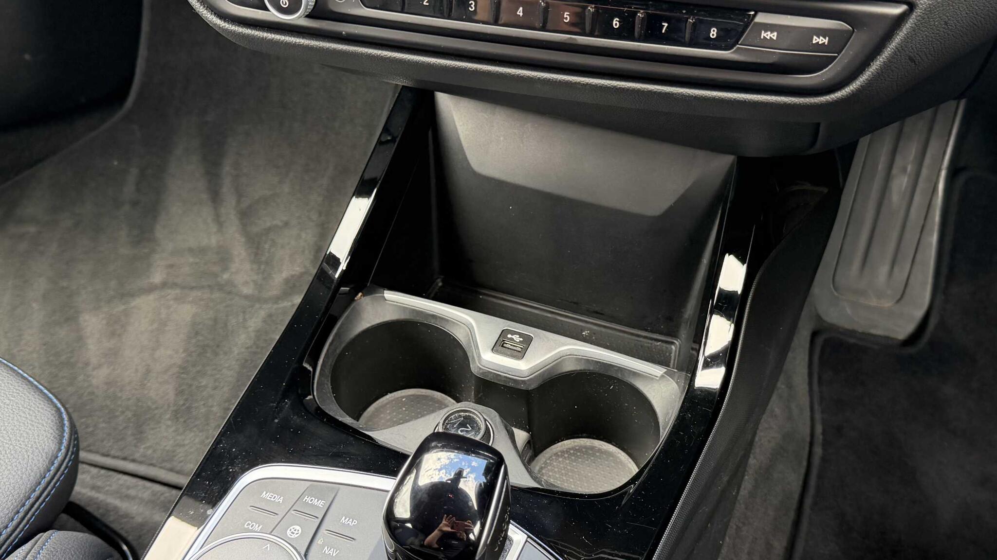 BMW 1 Series view 25