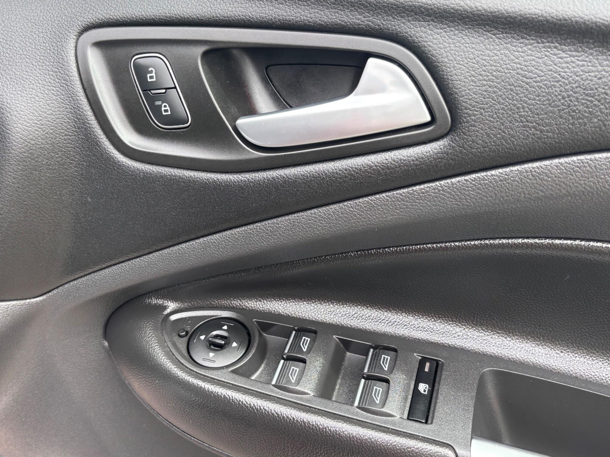 Ford Kuga view 21