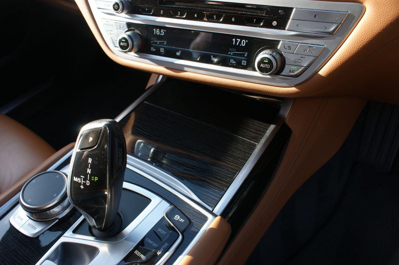 BMW 7 Series view 60