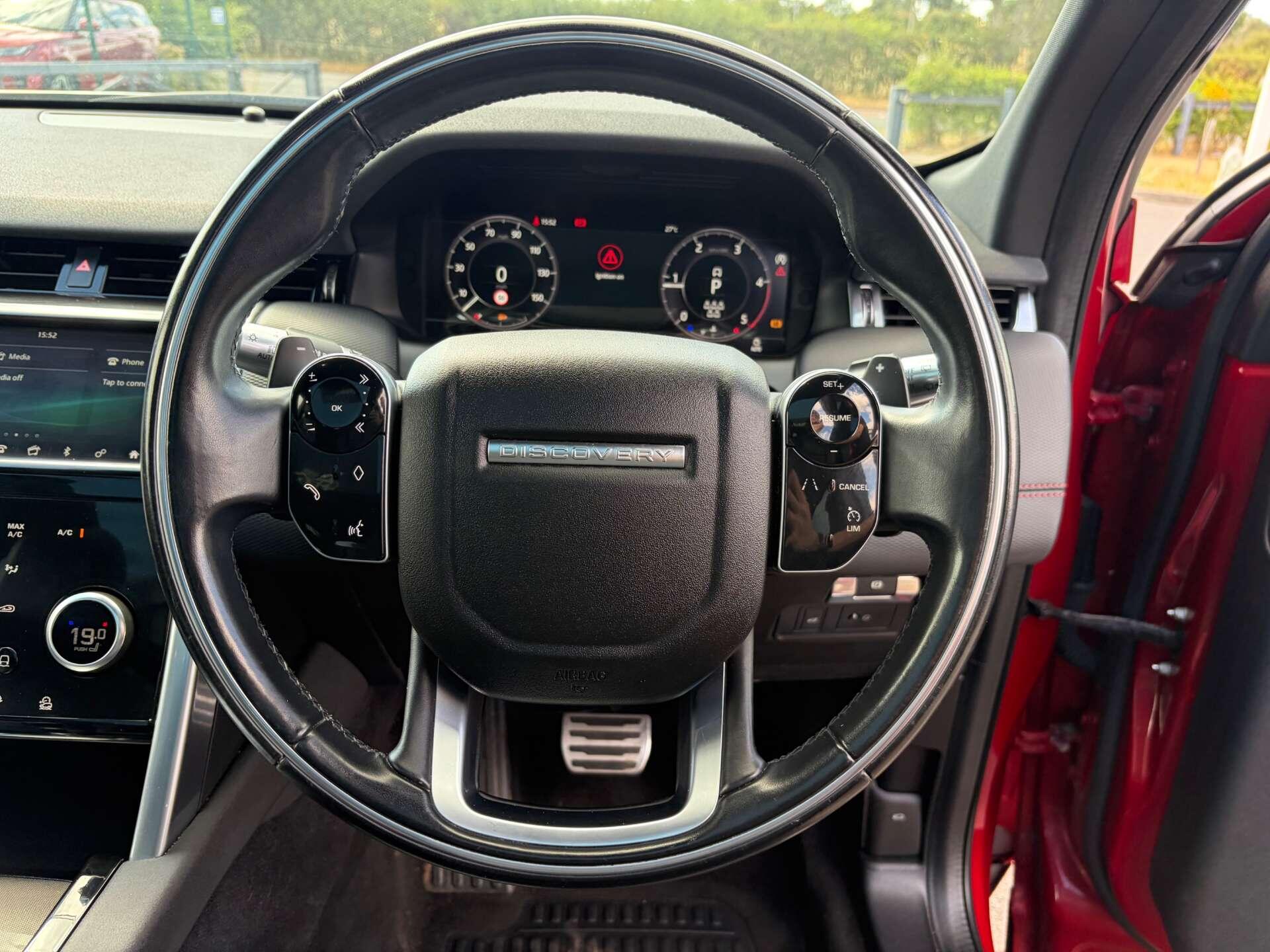 Land Rover Discovery Sport view 41