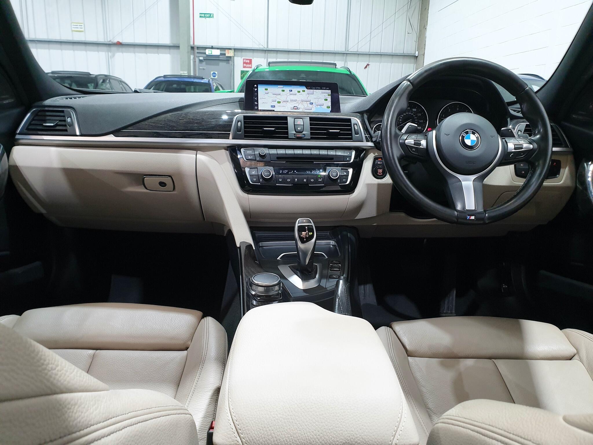 BMW 3 Series view 52