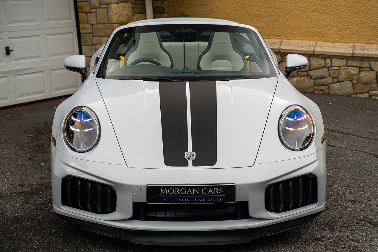 Porsche 911 view 41