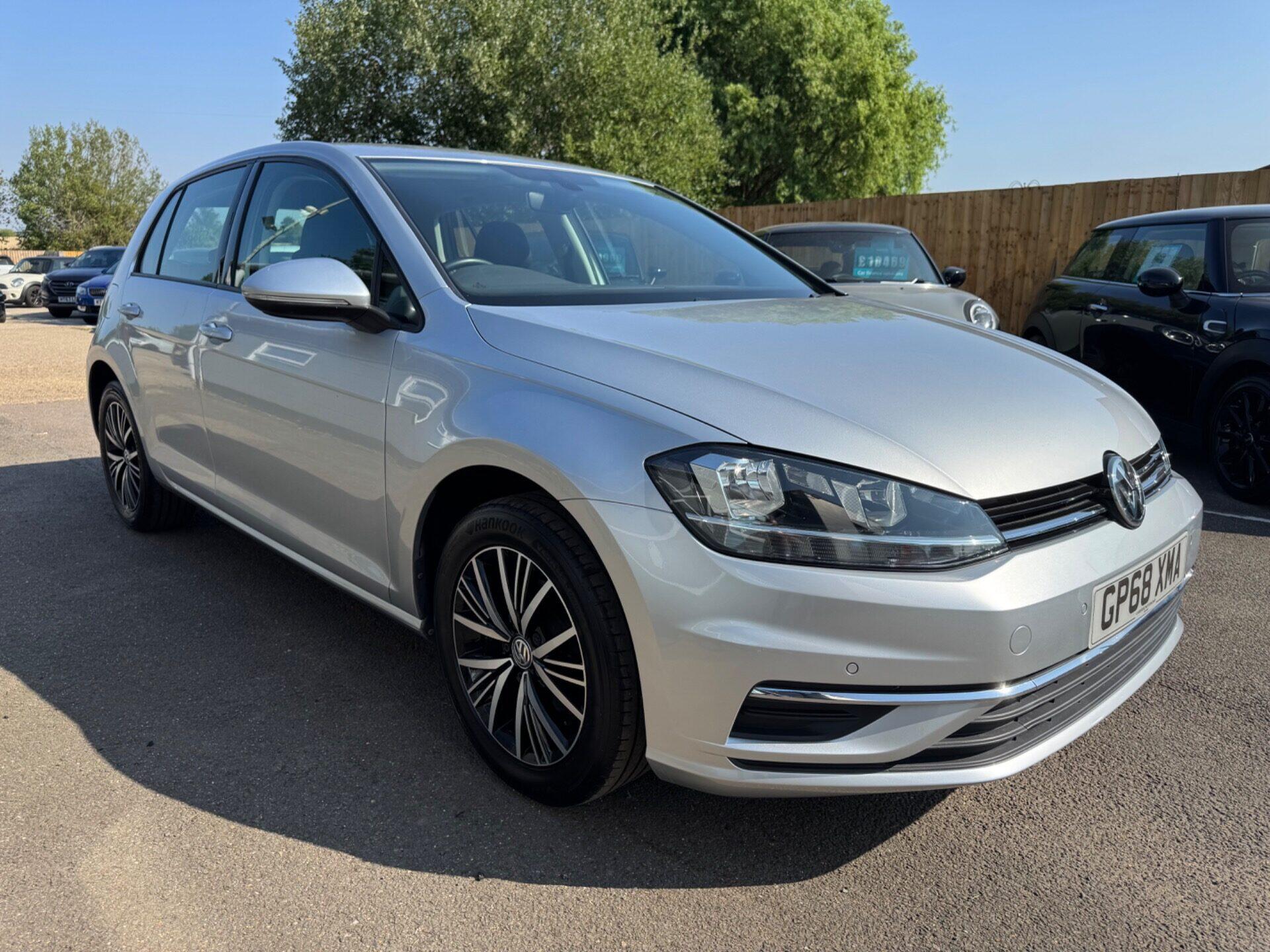 Volkswagen Golf view 2