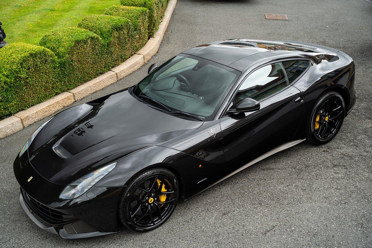 Ferrari F12 view 114
