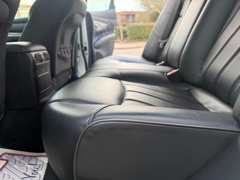 2012 Infiniti M 3.5 35h V6 GT Premium Auto Euro 5 (s/s) 4dr • 7,481 miles image 22