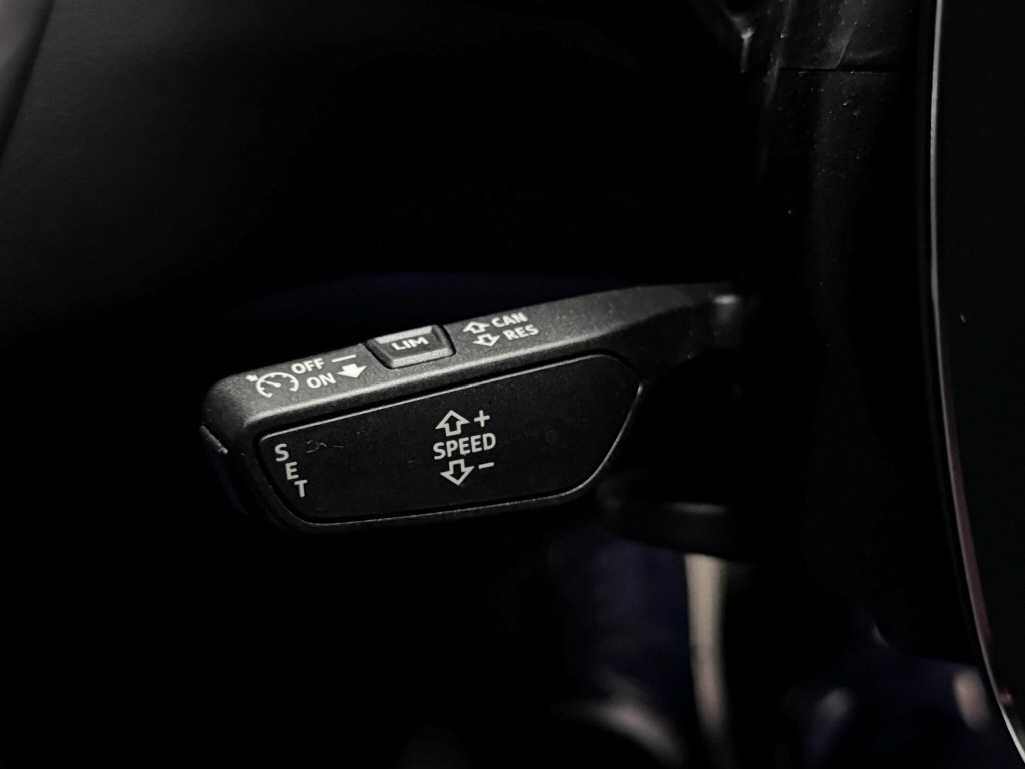 Audi A6 view 16