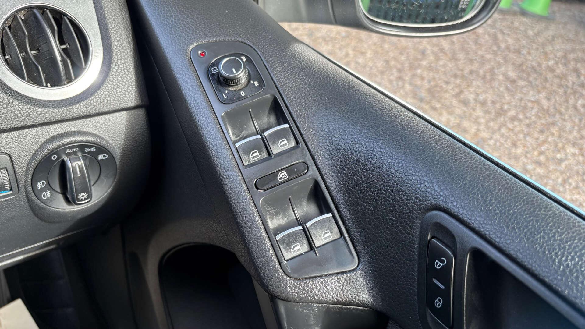 Volkswagen Tiguan view 24
