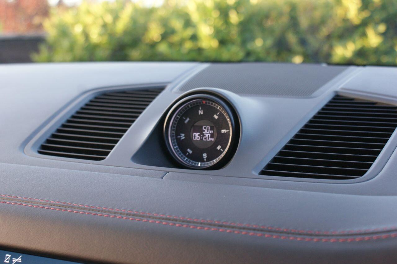 Porsche Cayenne view 52