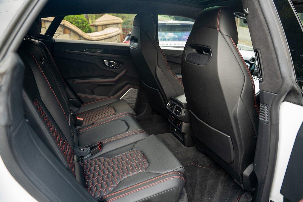 Lamborghini Urus view 67