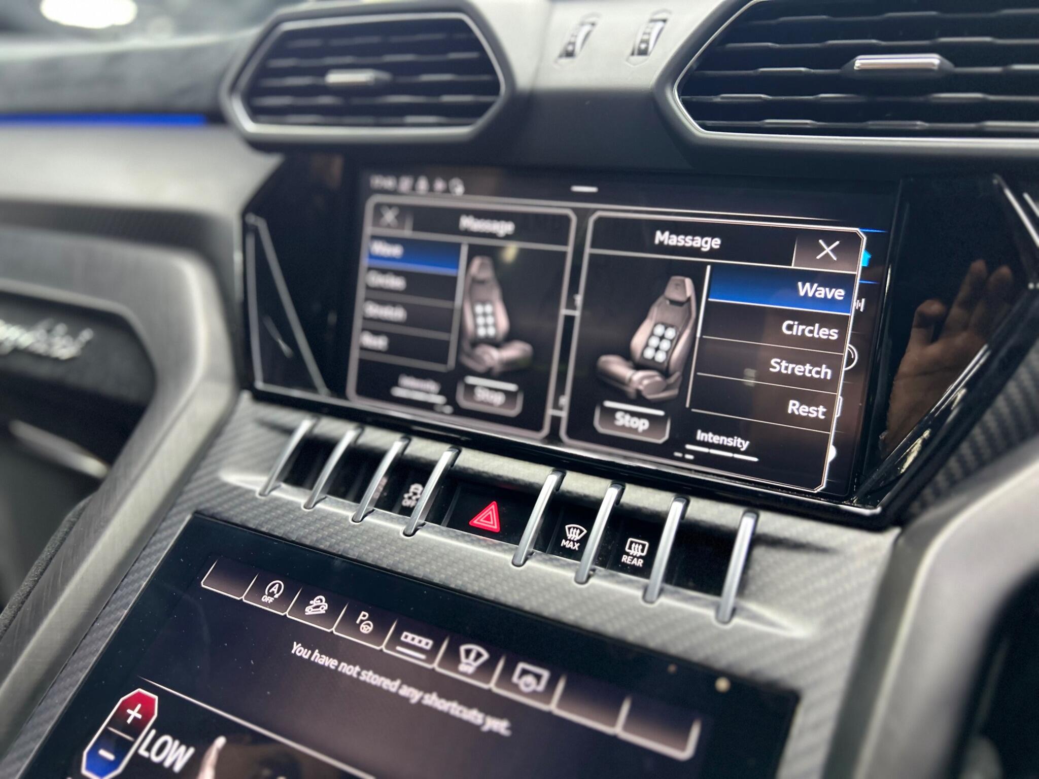Lamborghini Urus view 59