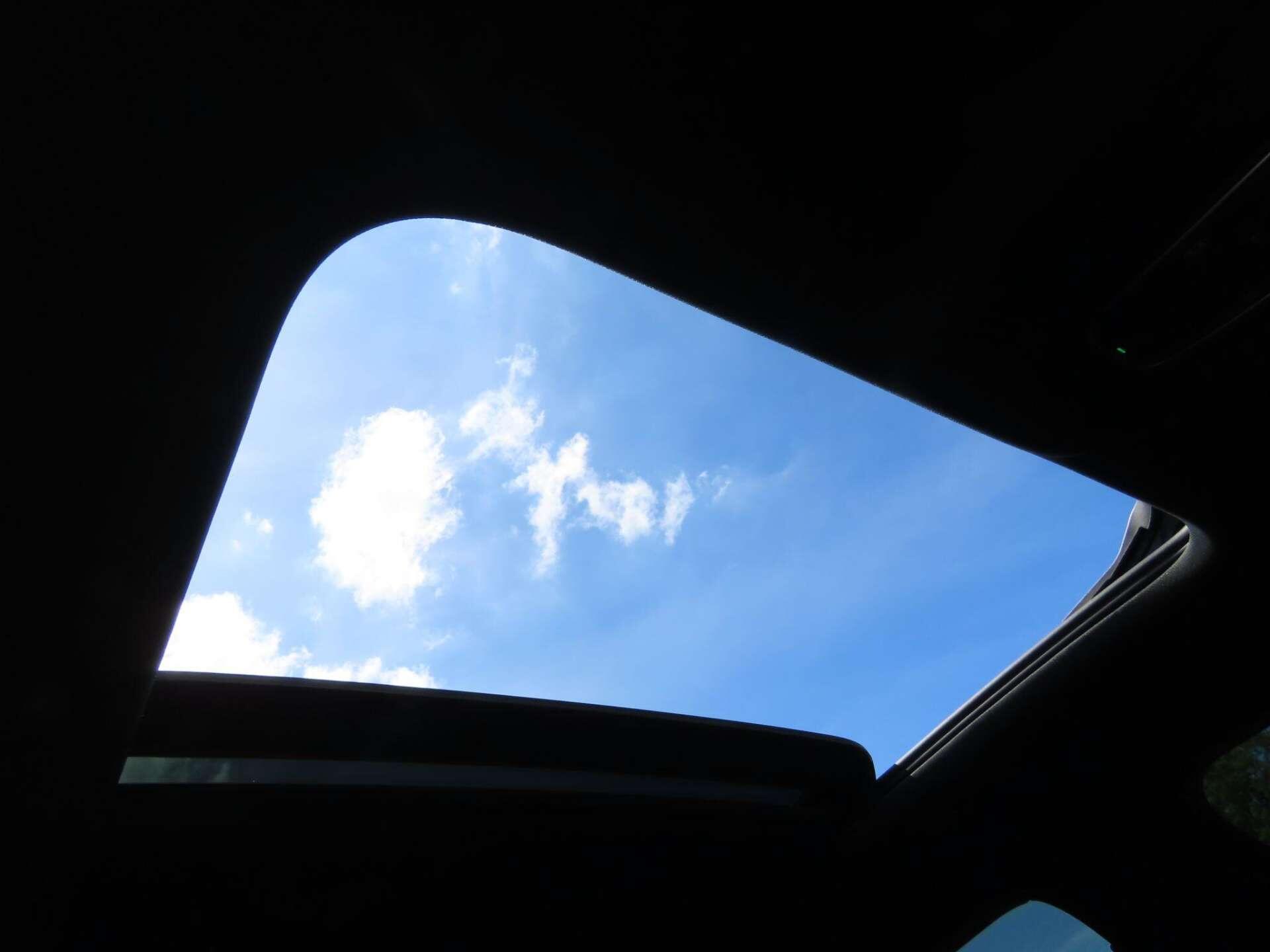 Audi RS4 view 28